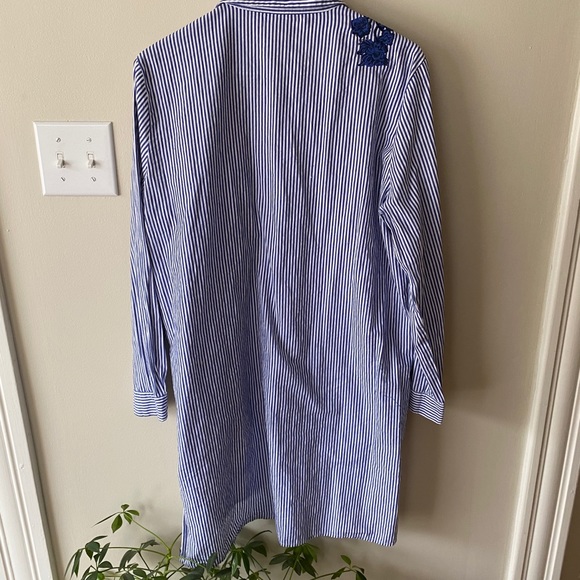 Hi! I'm Long Embroidered Shirt! - Picture 5 of 5